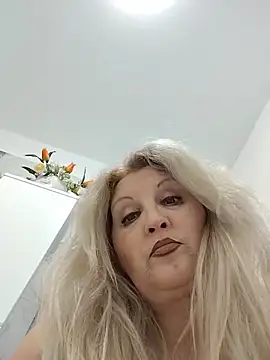 Divineblond 即時 XXX 聊天