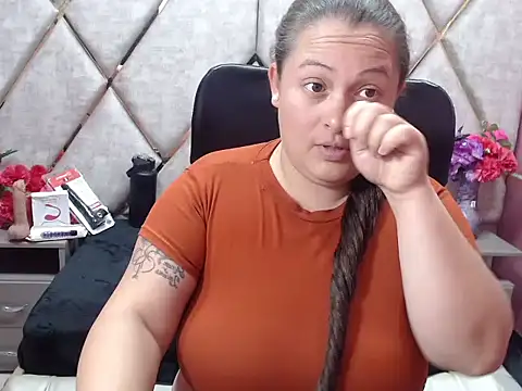 Chat XXX en directo de Sarah_Boobs_