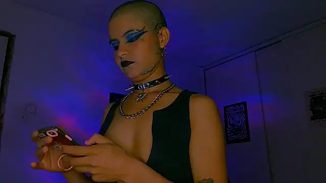 XXX chat uživo modela alex_one888