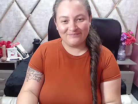 Chat +18 de Sarah_Boobs_ ao vivo