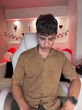 AdrianRinaldi Live XXX Chat