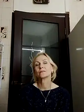 MichelleSolis: διαδικτυακό σόου στην κάμερα