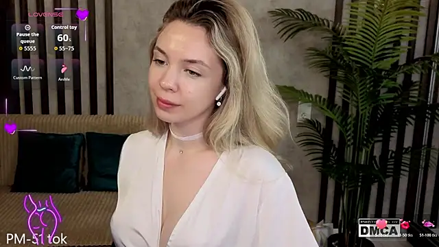 Holl1Would: απευθείας συνομιλία ΧΧΧ