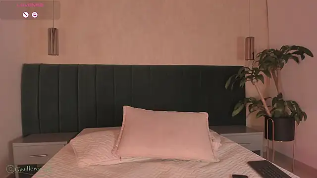 Chatroom XXX en direct de Giselle_royy