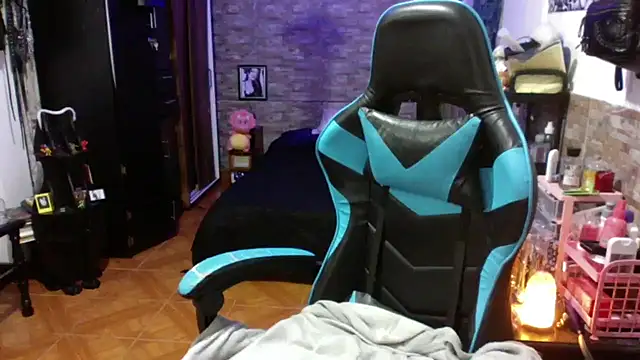 AngelaQueen_ Adlı Modelin Canlı XXX Sohbeti