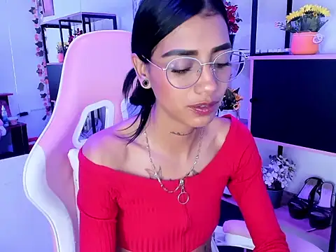 KarlaSlutSkinny__ Live XXX-chat