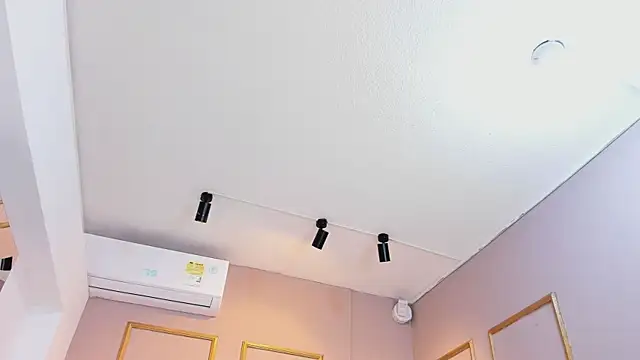 NahimiThompson Chat XXX live