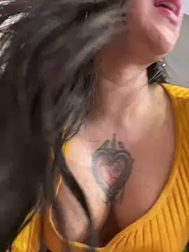 EmmyEvans1 Adlı Modelin Canlı XXX Sohbeti