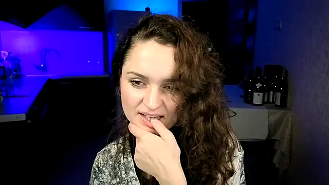 XXX chat uživo modela Cerann1