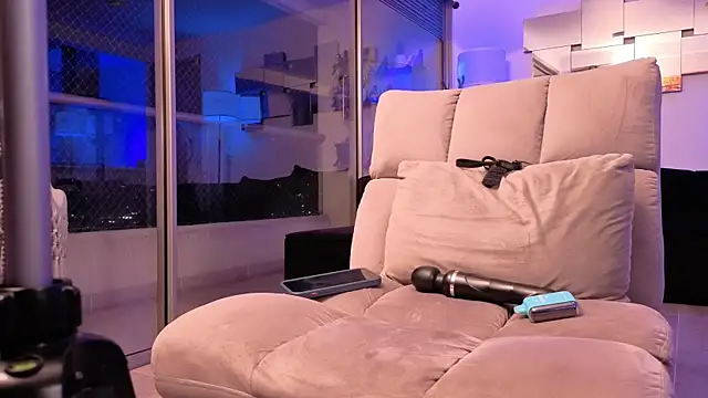 mandi4pole_ Chat XXX in diretta