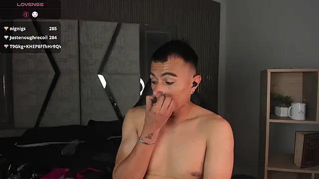 LiamDeep Adlı Modelin Canlı XXX Sohbeti