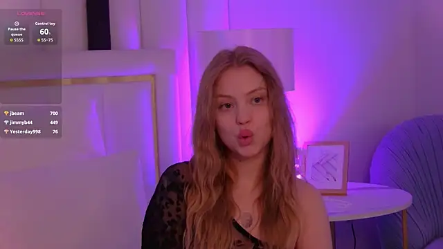 MollyHilton – Naživo XXX chat