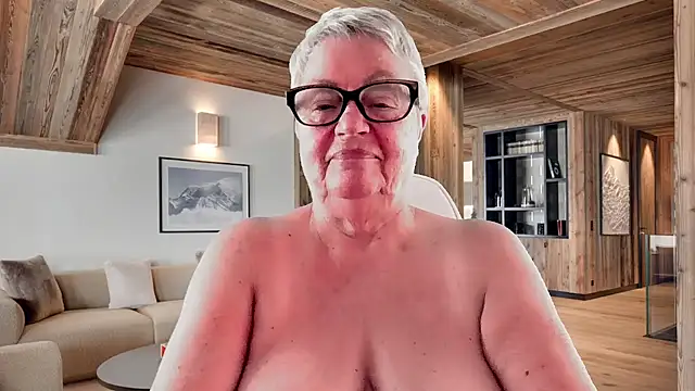 Mystery-Grandmother Chat XXX live