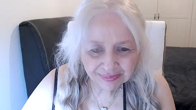 Show modela SusiLifeXXX na web-kameri