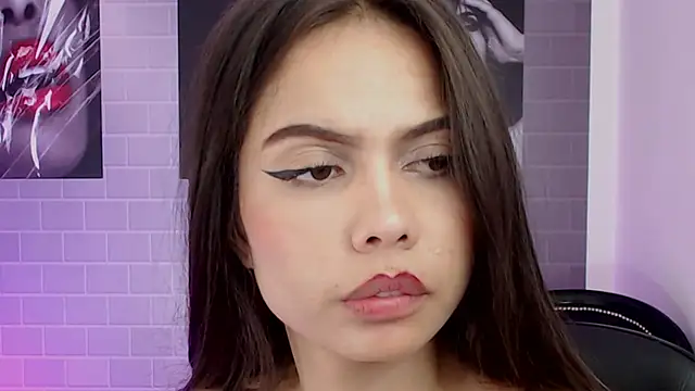 Czat XXX na żywo – aleesha_cameron02