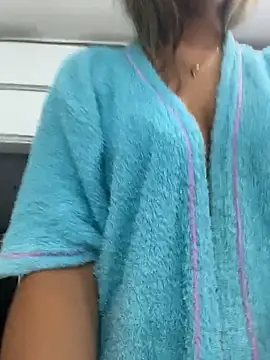 EMILIIA_RICHTER__: απευθείας συνομιλία ΧΧΧ