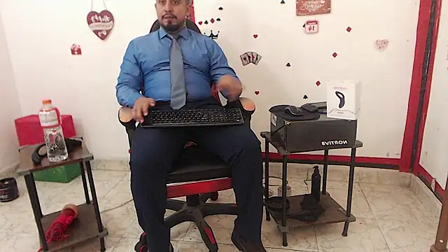 KalethBigDick Show in webcam