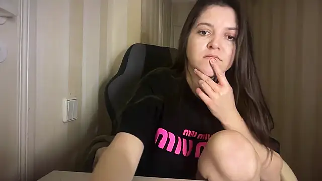 Lina_Most লাইভ XXX চ্যাট