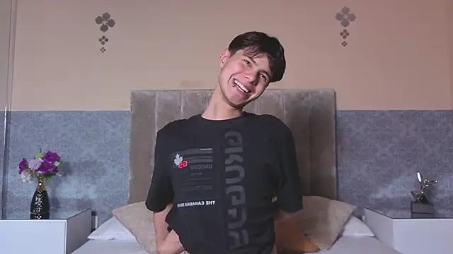 Derek_Sinn Live XXX-Chat