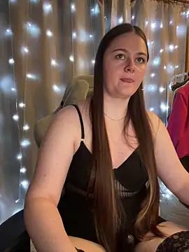 Kitten_Sasha Adlı Modelin Canlı XXX Sohbeti