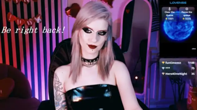 Noah_ElmerX Chat XXX in diretta