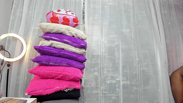 KatieGomezn Live XXX chat