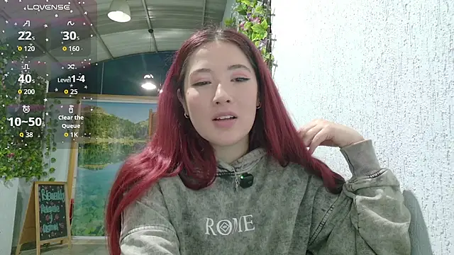 lunnaa_ Show in webcam