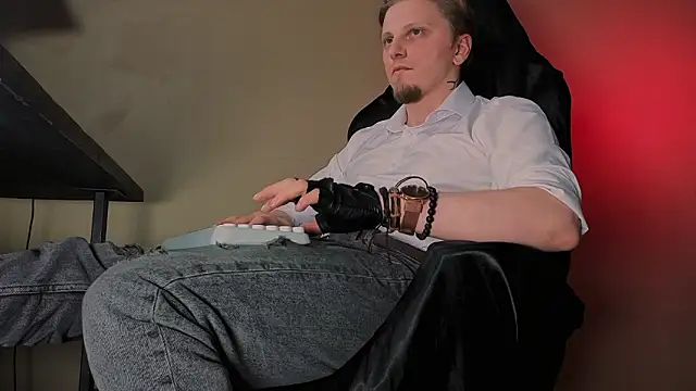 Онлайн чат XXX Vincent_Hardman