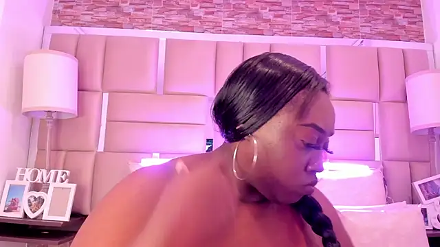 ShaniaBrownn live XXX chat