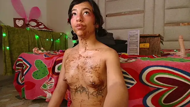 LittlePeach_ élő XXX-chatje