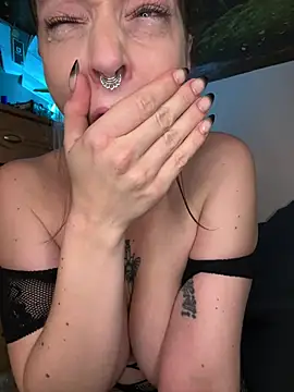 MenaDreadfull Chat XXX live