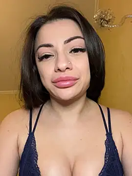 Layana_Ro লাইভ XXX চ্যাট