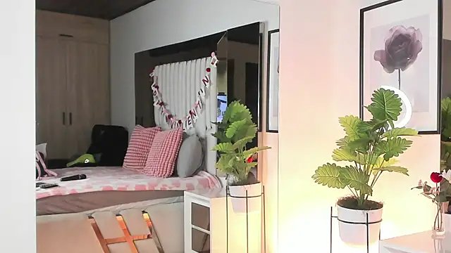 Kitty_Eliffe's Live XXX Chat