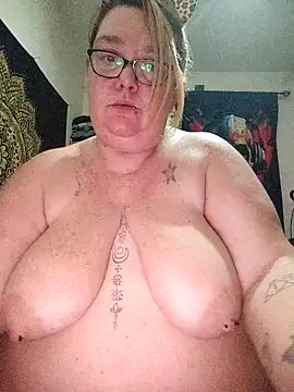 diosacurvy1984: διαδικτυακό σόου στην κάμερα