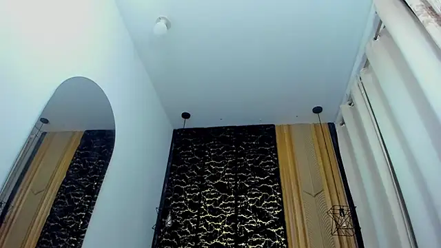 XXX chat uživo modela MiaCours