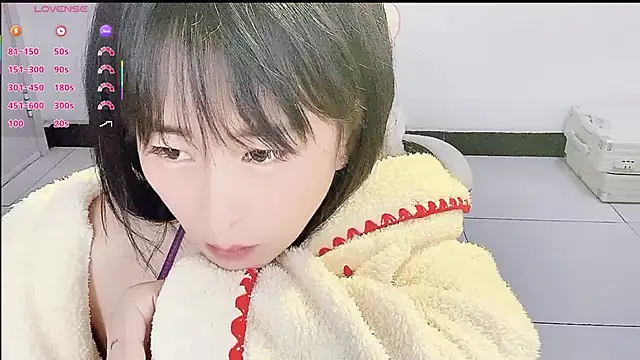 YOYO--728's Live XXX Chat