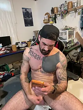 Mikejjone Chat XXX in diretta