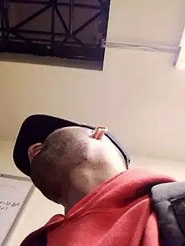 Chatroom XXX en direct de AndyKnoxx