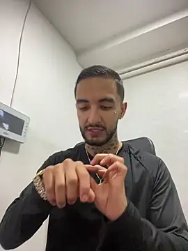 juanlouis_pierre Webcamshow