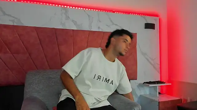 HellAndDante_ Adlı Modelin Canlı XXX Sohbeti