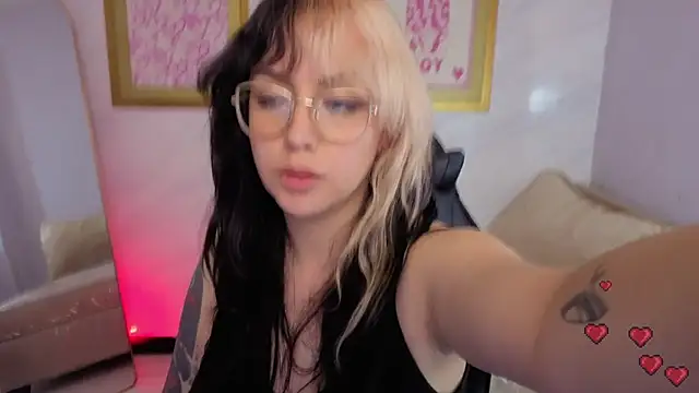 Hela_v: онлайн-секс-чат