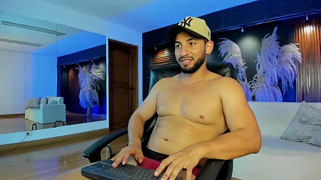 Dylann_Carter Webcam show