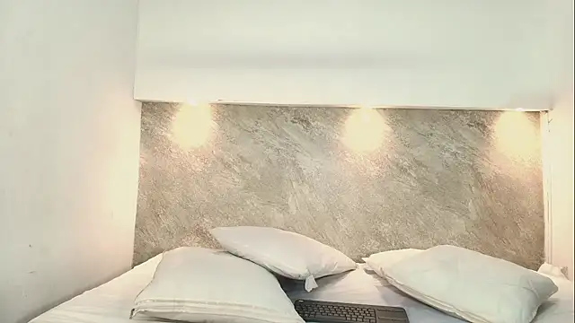 XXX chat uživo modela Emmy_lander1