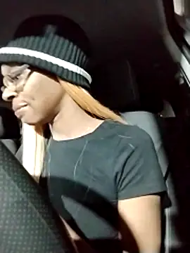 Chatroom XXX en direct de Jasmine_FullsShine