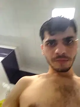 Handsomeboy3344 即時 XXX 聊天