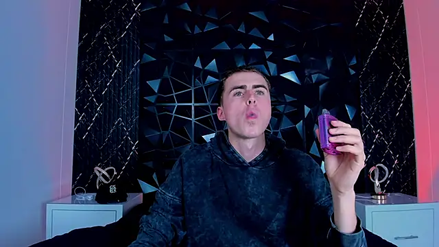 SpaceBoy1 即時 XXX 聊天