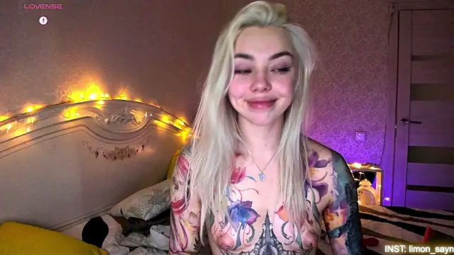 LillyMoure_: απευθείας συνομιλία ΧΧΧ