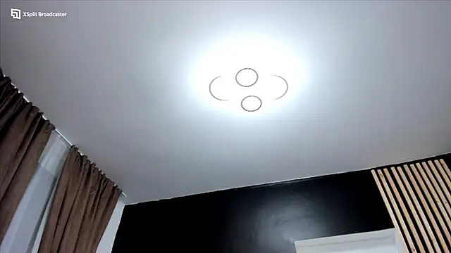 fireflowers_ Adlı Modelin Canlı XXX Sohbeti