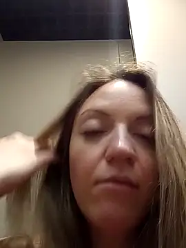 KattyLuuu Adlı Modelin Canlı XXX Sohbeti