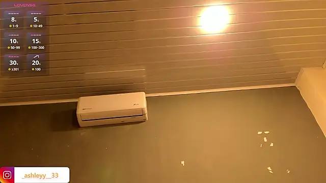_Ashley_33 webkamerás műsora